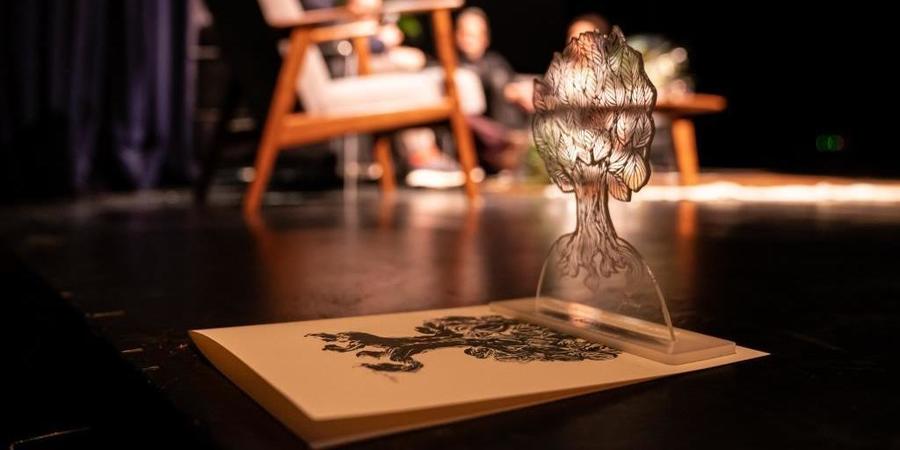 Trofee Cultuurprijs Deurne in de vorm in de vorm van een boompje Trofee Cultuurprijs Deurne in de vorm in de vorm van een boompje